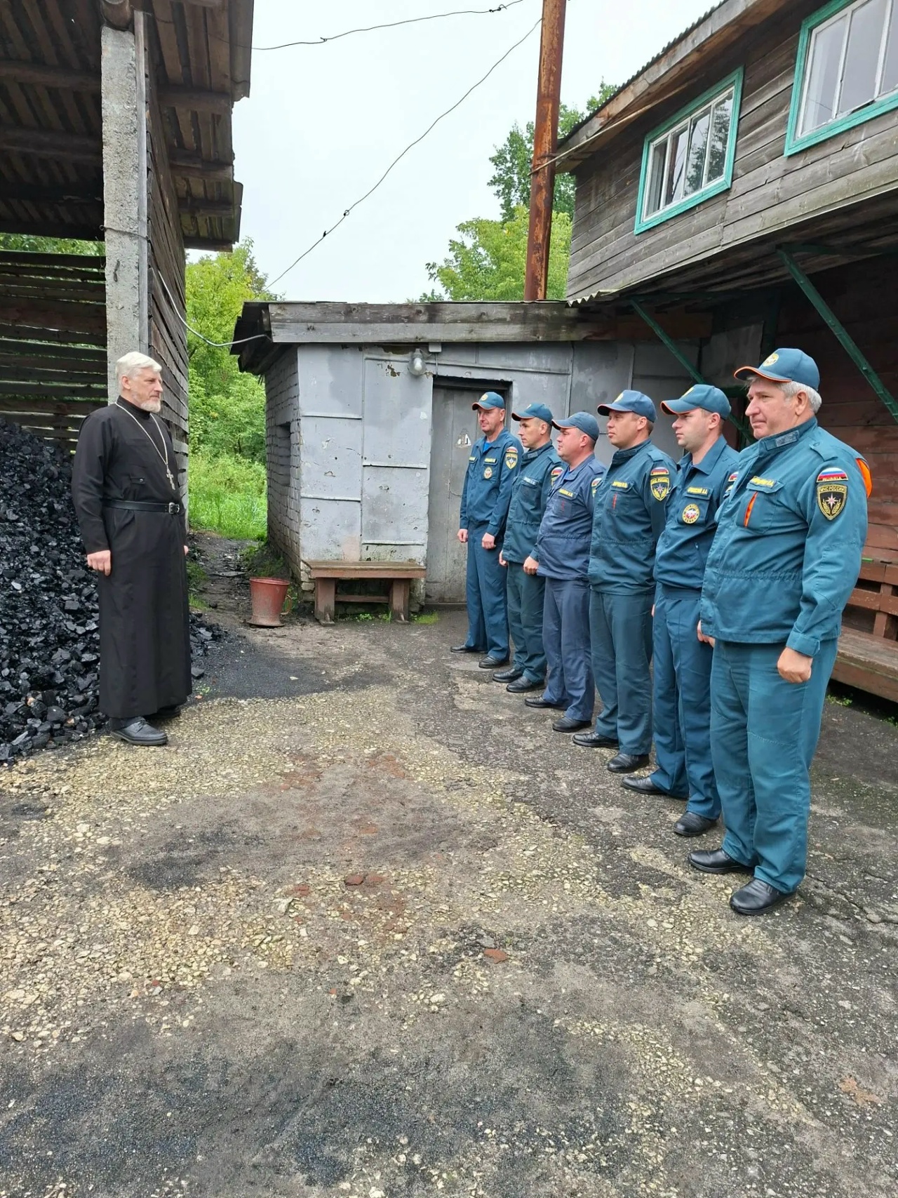 Священник Варнавинского благочиния посетил пожарно-спасательную часть поселка Варнавино