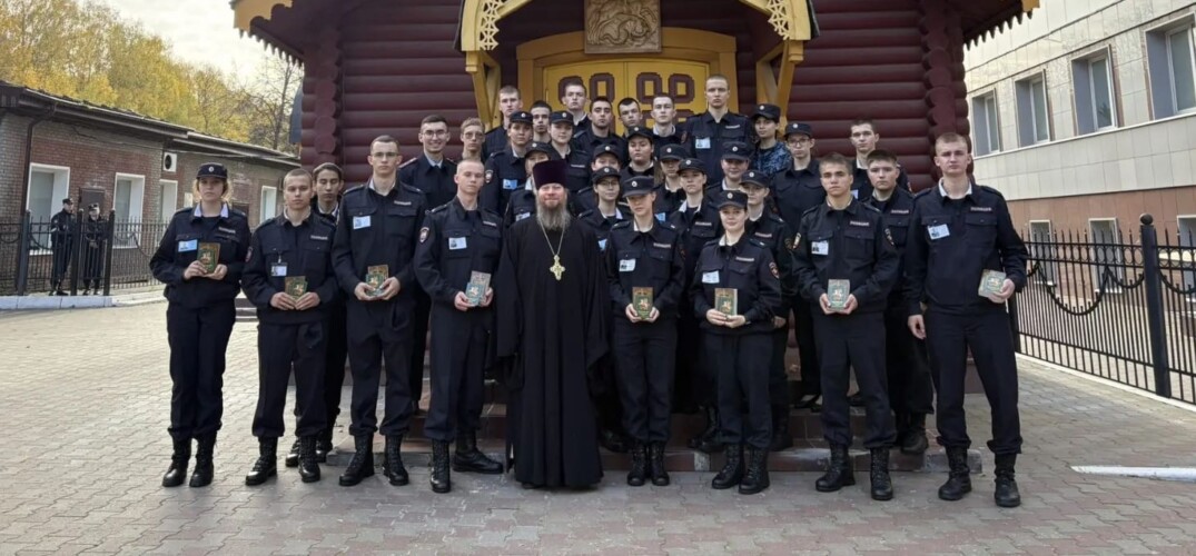 Помощник благочинного Приокского округа провел беседу с участниками православного клуба при Нижегородской академии МВД России
