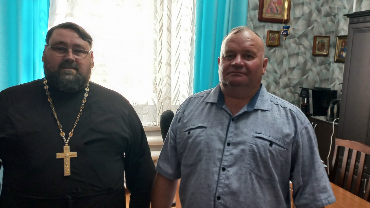 В храме Покрова Божией Матери г. Шахунья прошла встреча главы поселка Сява и и.о. благочинного Шахунского округа