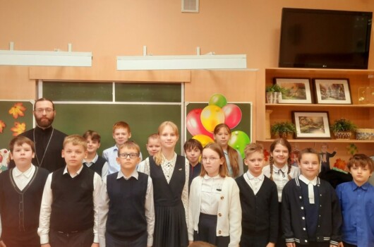 Клирик Нижегородского благочиния провел духовные беседы с учениками школы № 33