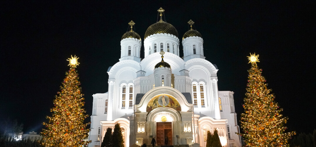 Управляющий Нижегородской епархией совершил всенощное бдение в Преображенском соборе Серафимо-Дивеевского монастыря