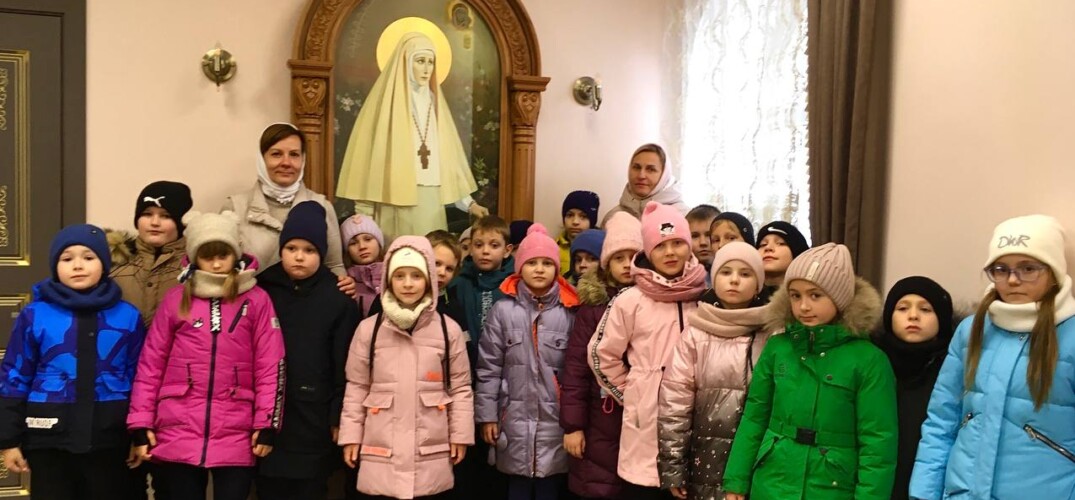 Учащиеся Дивеевской школы посетили Елисаветинский храм и музей в Дивеево