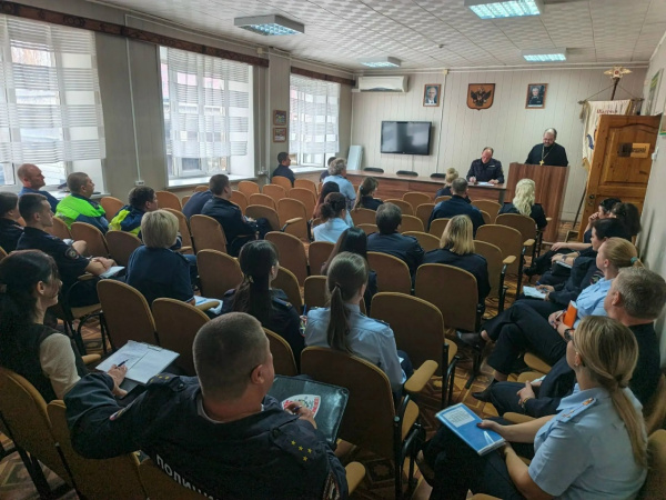 В Шахунье прошла встреча сотрудников полиции со священником