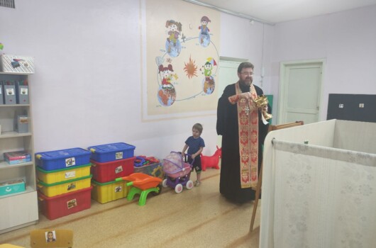 Помощник благочинного Московского округа освятил нижегородский детский сад № 452 «Родничок»