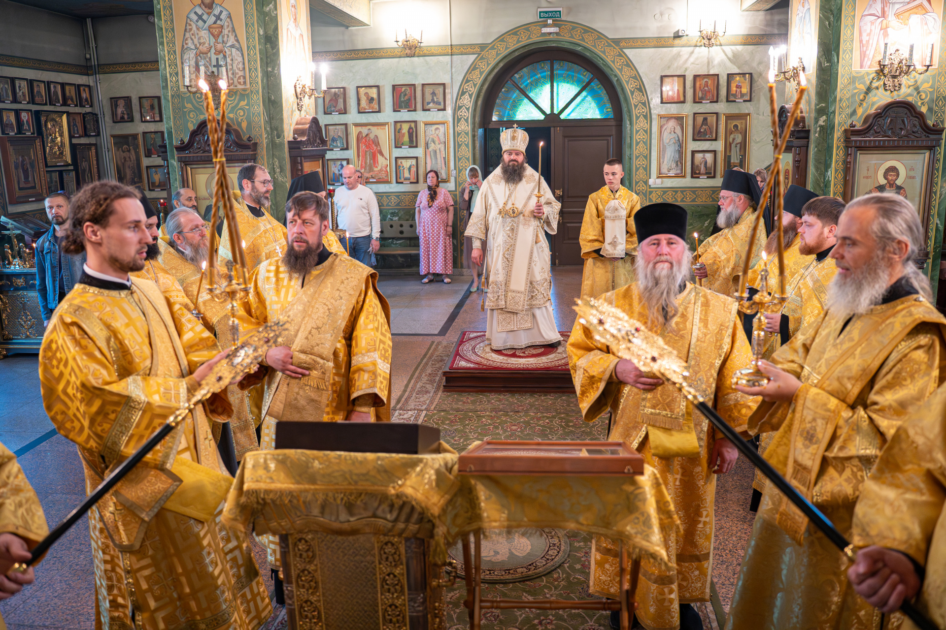В канун Недели Всех святых епископ Городецкий и Ветлужский Парамон совершил Всенощное бдение в Городецком Феодоровском мужском монастыре