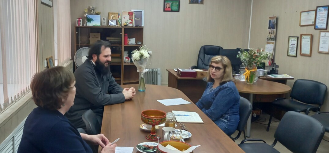 Благочинный Нагорного округа провел встречу с руководством регионального отделения Всероссийского общества слепых