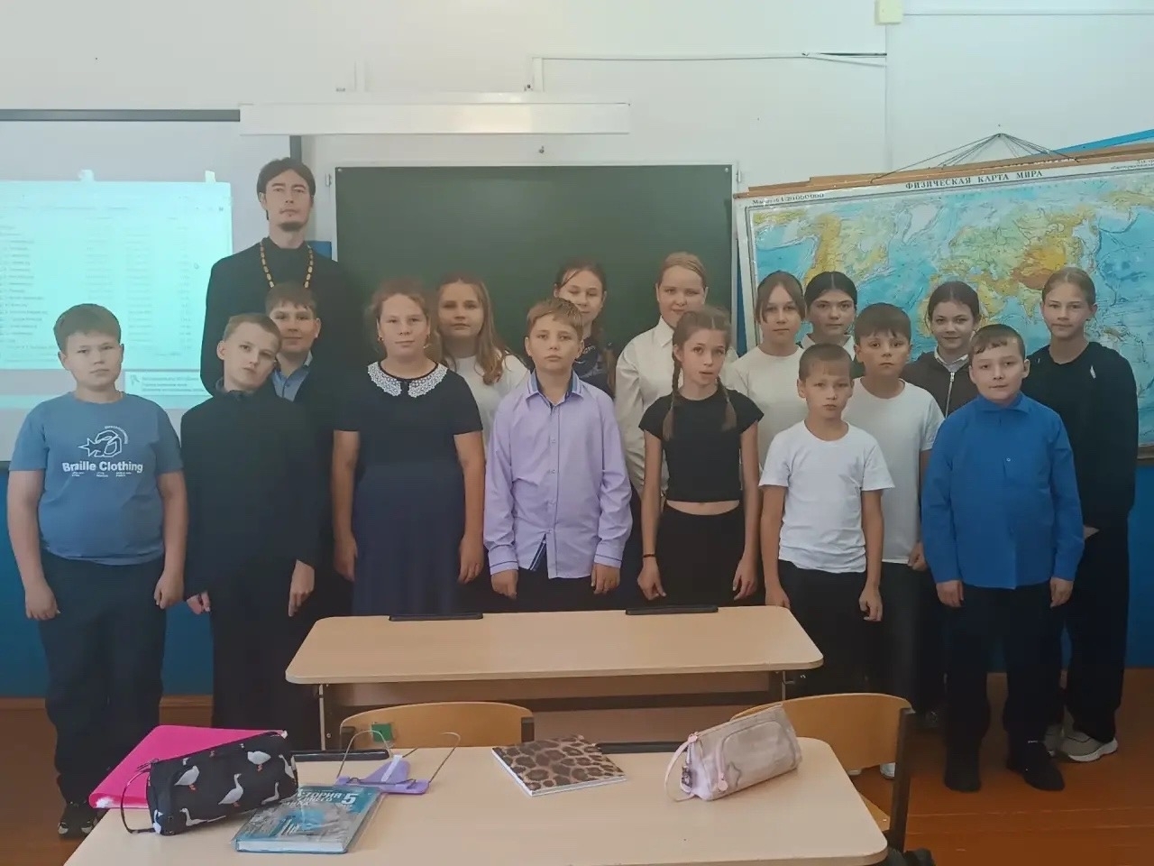 Учащиеся Михаленинской школы встретились с помощником благочинного Варнавинского округа по образованию