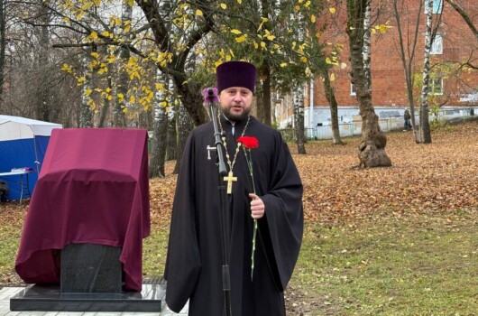 Благочинный Приокского округа принял участие в открытии памятника учителям, трудившимся в годы Великой Отечественной войны