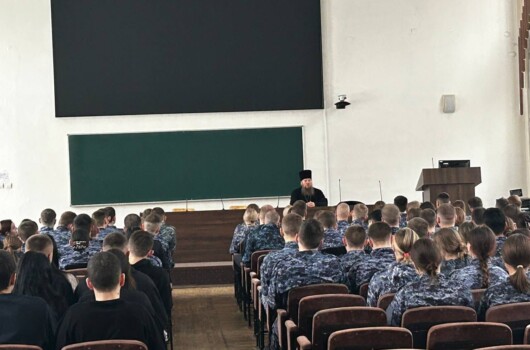 Помощник благочинного Приокского округа встретился с курсантами Нижегородской академии МВД