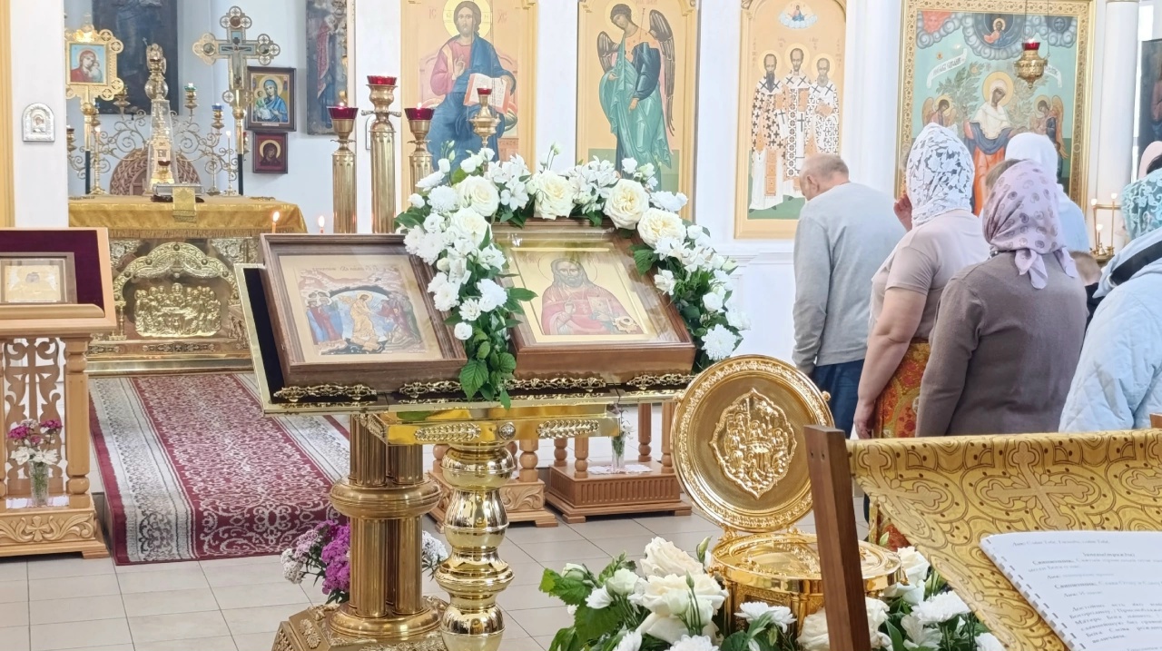 В храме Трёх Святителей города Урень состоялась встреча ковчега с частицей мощей святого праведного Алексея Бортсурманского