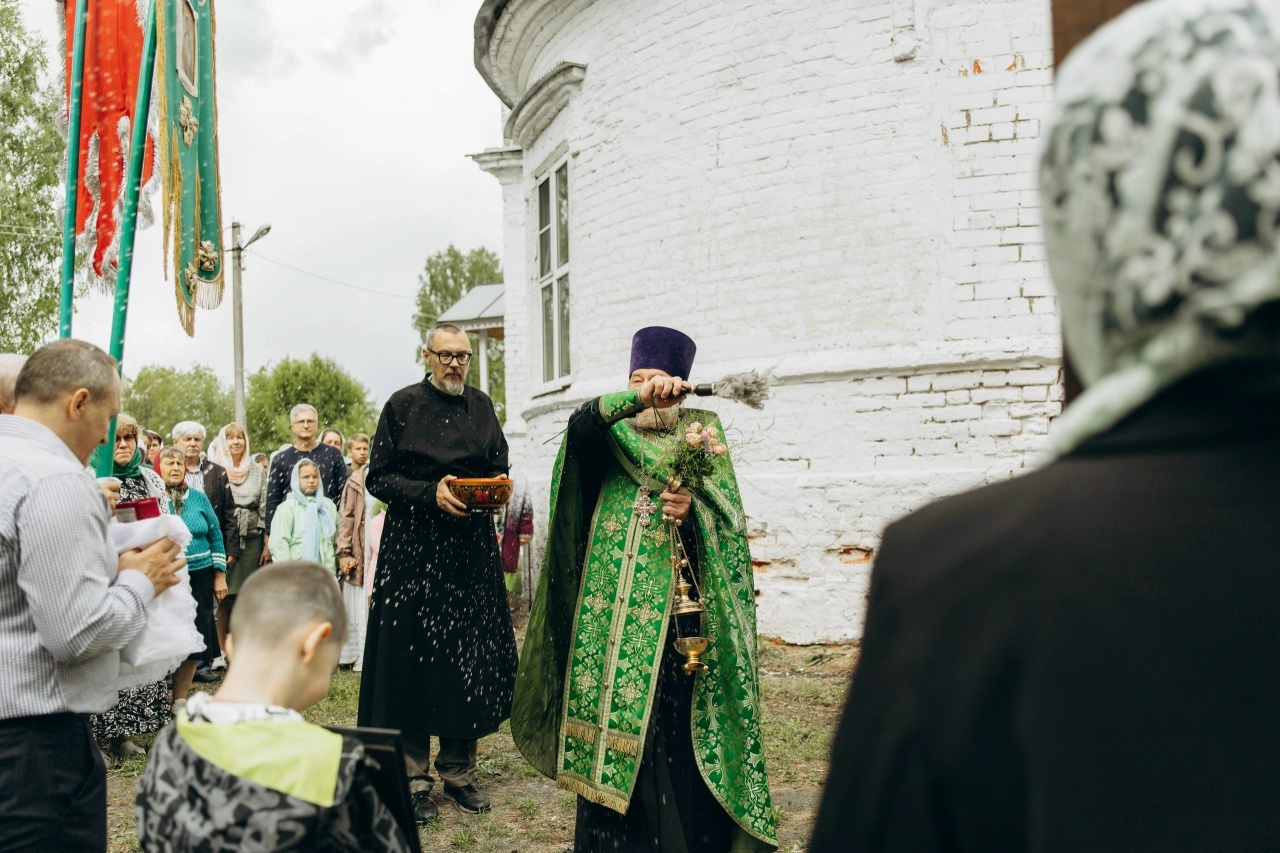 Храм Пресвятой Живоначальной Троицы в д. Медведево Семеновского округа отметил свой престольный праздник