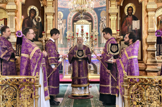 В праздник Воздвижения Креста Господня епископ Гедеон возглавил Божественную литургию в кафедральном соборе Выксы