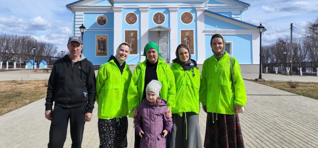 Волонтеры Саровского благочиния совершили трудническую поездку в Знаменский скит Серафимо-Дивеевского женского монастыря