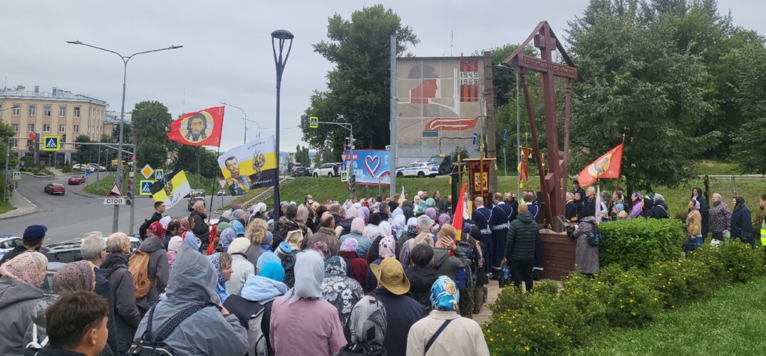 Проходит традиционный крестный ход из Нижнего Новгорода в Свято-Троицкий Серафимо-Дивеевский монастырь