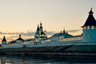 Желтоводская обитель: между многолюдством и безмолвием