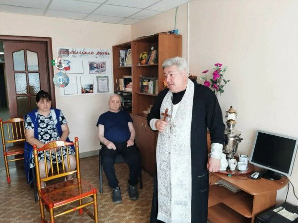 Клирик храма в честь иконы Божией Матери «Знамение» поселка Керженец посетил Семеновский дом милосердия