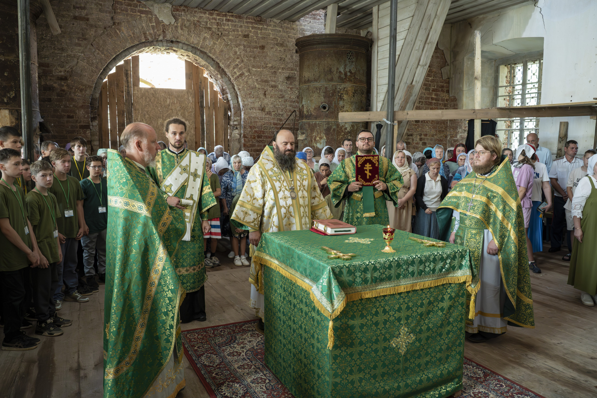 В день 200-летия храма преподобного Макария Унженского и Желтоводского с. Макарьевское епископ Городецкий и Ветлужский Парамон совершил Божественную литургию