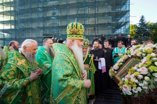 Управляющий Нижегородской епархией сослужил Святейшему Патриарху Кириллу на всенощном бдении в Троице-Сергиевой лавре