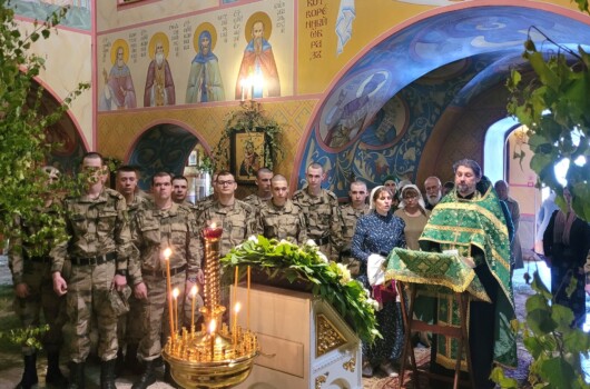 Военнослужащие саровского соединения войск Росгвардии посетили молебен о воинах