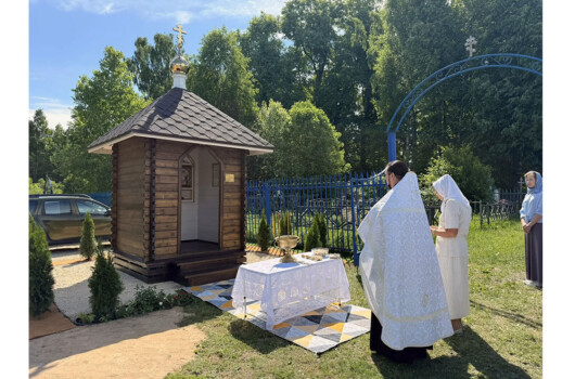Помощник благочинного округа Арзамасского района освятил часовню в память о погибшем воине