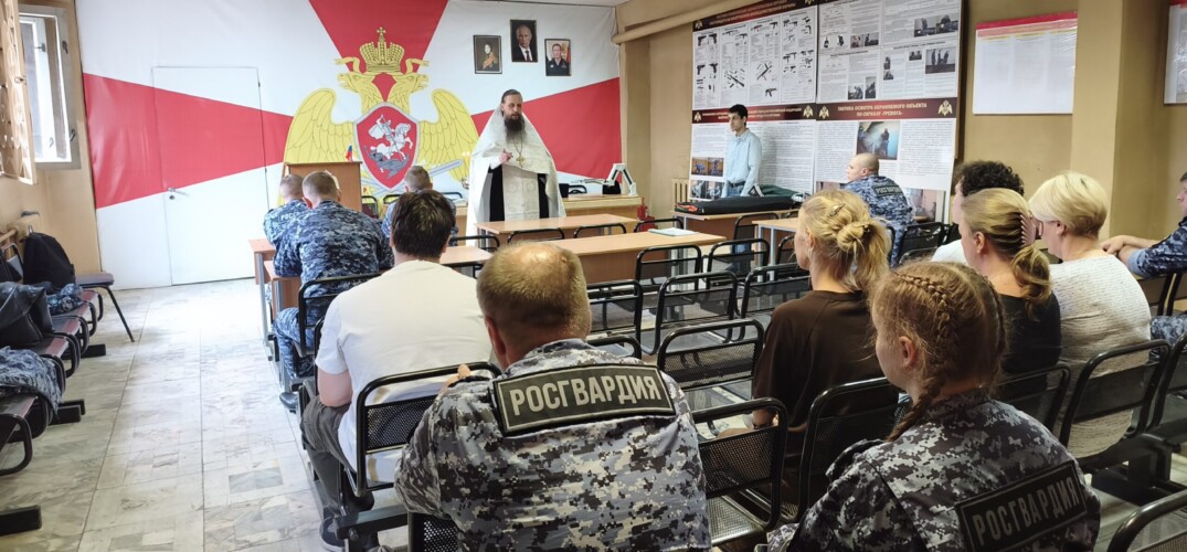 Помощник благочинного Автозаводского округа совершил молебен в районном подразделении вневедомственной охраны Росгвардии