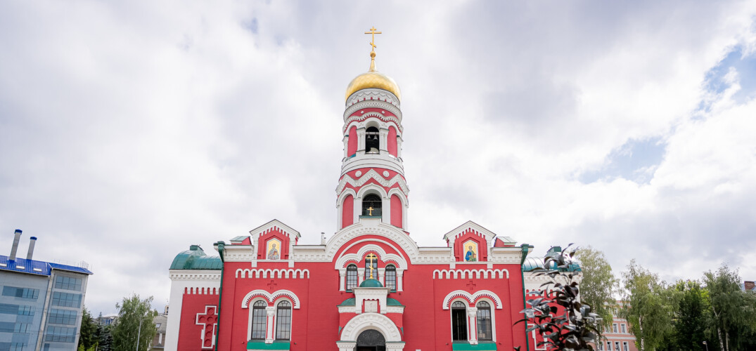 В день Рождества Иоанна Предтечи митрополит Георгий совершил Божественную литургию в Воскресенском храме Нижнего Новгорода
