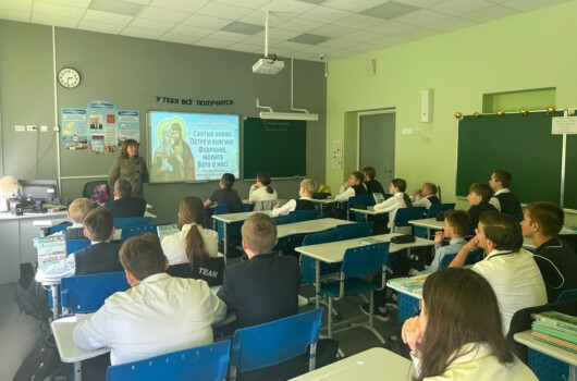 Представитель Сормовского благочиния провела тематические уроки в школе № 156 имени Б. И. Рябцева