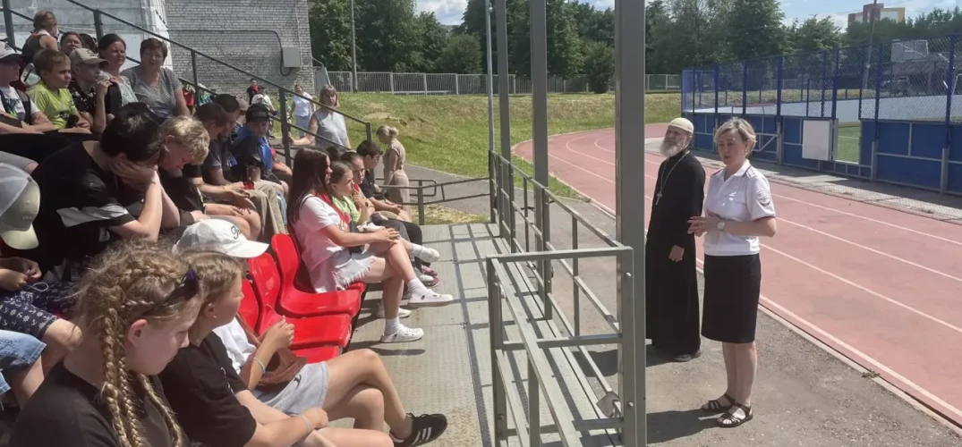 В Арзамасе священник провел беседу с воспитанниками детского лагеря при школе №15