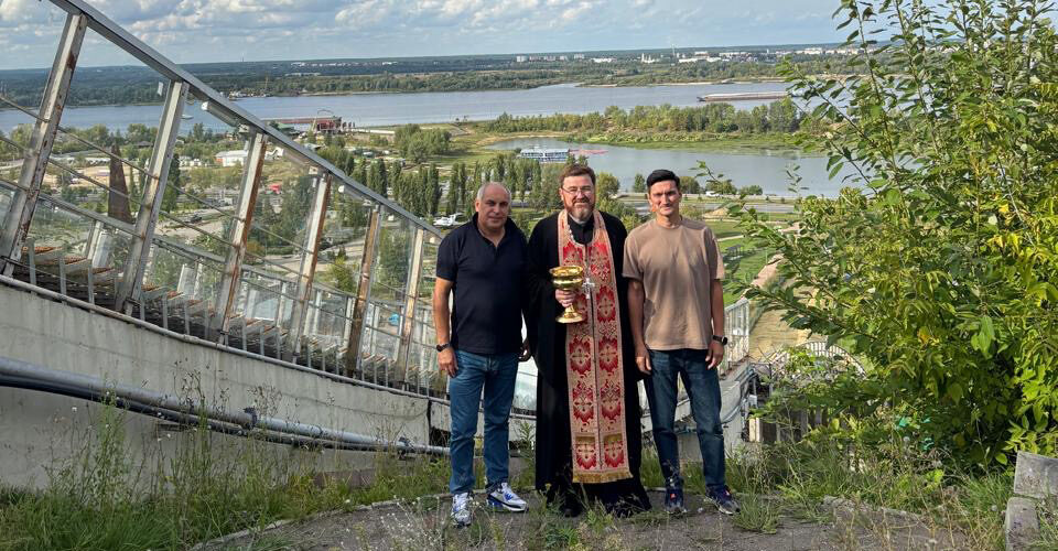 Руководитель спортивного отдела Нижегородской епархии совершил чин освящения реконструированного лыжного трамплина