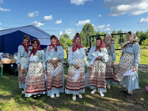 Волонтеры Троицкого храма села Богоявление Семеновского благочиния приняли участие в Фестивале фанерновской выпечки