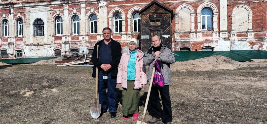 Волонтеры движения «Милосердие» совершили трудническую поездку Дальне-Давыдовский женский монастырь