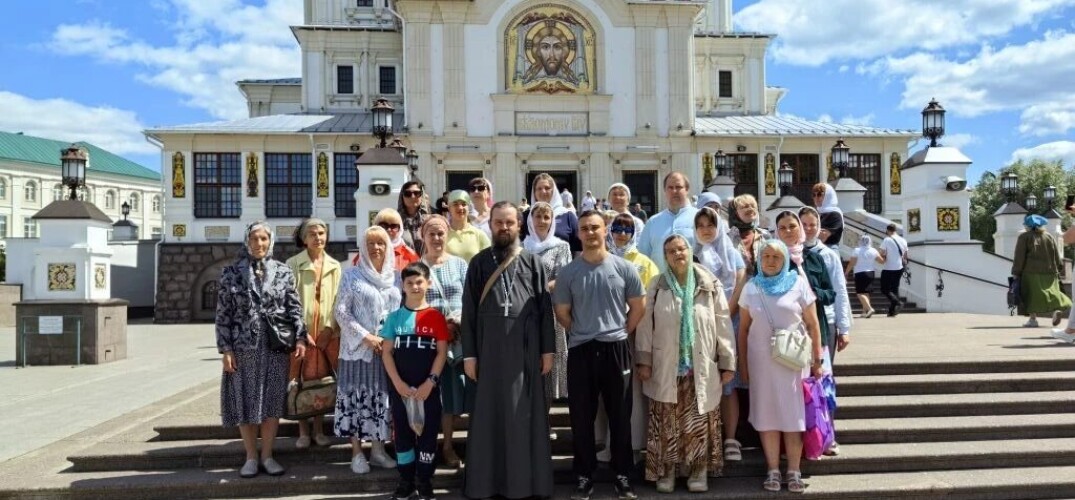Группа паломников из Молитовского благочиния побывала в Дивеевском монастыре