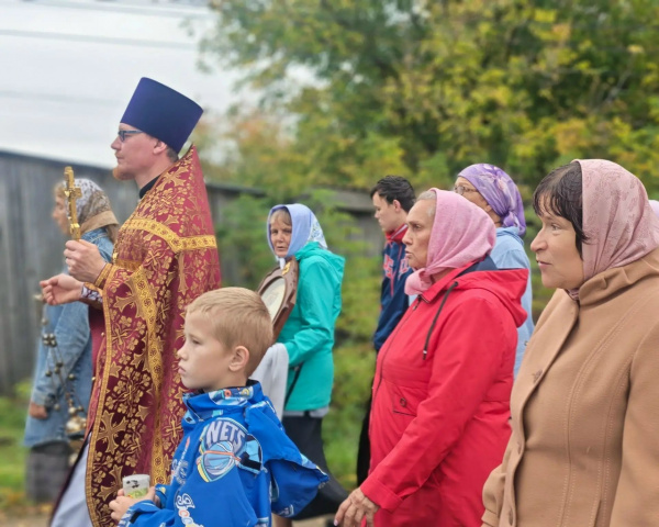 В день престольного праздника храма в честь Воздвижения Честного и Животворящего Креста Господня в Тонкино состоялись торжества