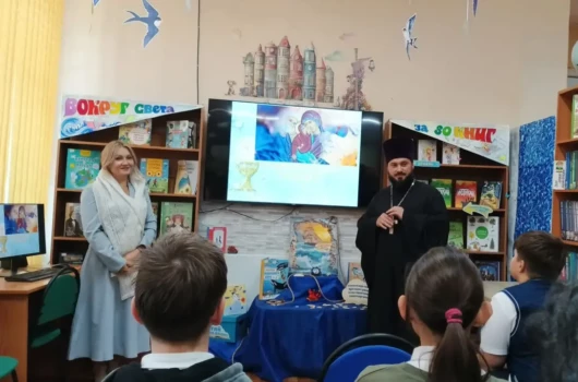 Клирик Молитовского благочиния провел духовную беседу с читателями детской библиотеки имени А. В. Кольцова
