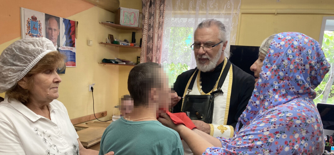 Помощник благочинного Балахнинского округа посетил Замятинский дом социального обслуживания для детей «Лесная сказка»