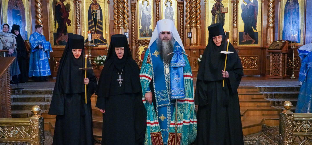 Управляющий Нижегородской епархией совершил иноческий постриг двух послушниц Серафимо-Дивеевского монастыря