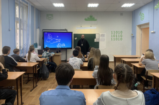Помощник благочинного Приокского округа провел духовную беседу с учениками школы № 154