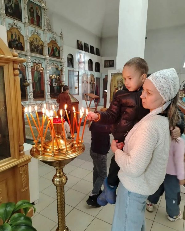 Воспитанники детского сада "Акварель" посетили храм Пресвятой Живоначальной Троицы в поселке Шаранга