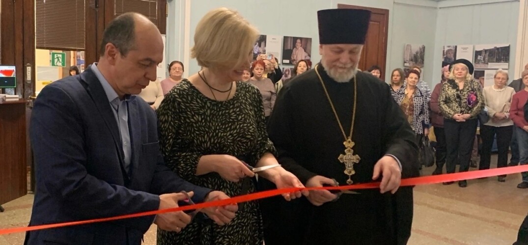 Руководитель отдела образования Нижегородской епархии принял участие в открытии выставки «Донбасс. Волонтеры. История»