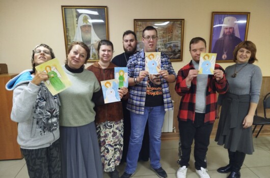 Подопечные центра реабилитации подростков с ограниченными возможностями посетили главный храм Московского благочиния