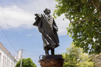 В Симферополе открыли памятник Н.В. Гоголю