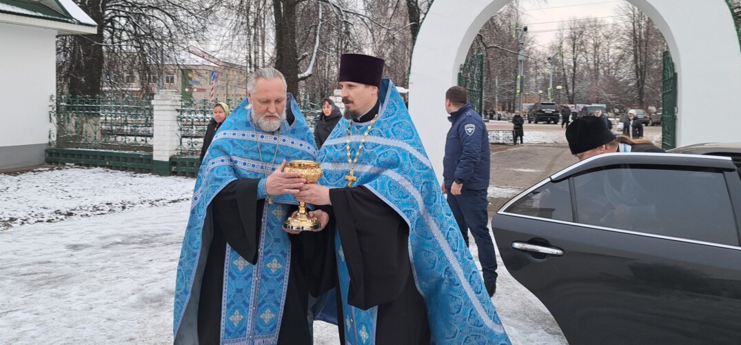 В рабочем поселке Шаранга состоялась торжественная встреча ковчега с частицей Ризы Пресвятой Богородицы