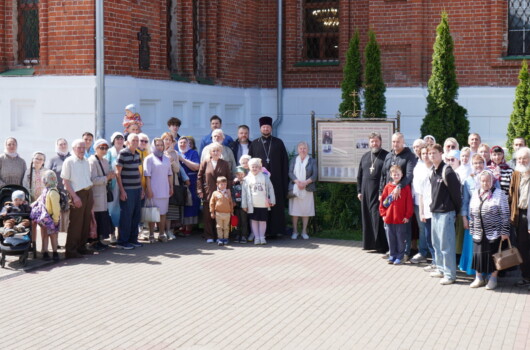 В Нижегородском благочинии открыли мемориальную доску в честь первого настоятеля Спасского храма протоиерея Александра Троицкого
