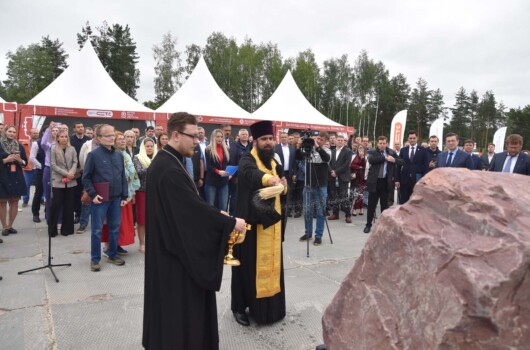 В Воскресенском благочинии Нижегородской епархии освящен закладной камень на месте строительства трубопроводного завода