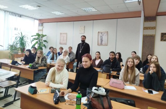 Клирик Приокского благочиния провел духовную беседу со студентами первого курса Нижегородского колледжа теплоснабжения