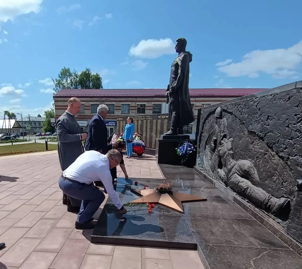 В День памяти и скорби благочинный Ветлужско-Уренского округа обратился  к жителям г. Урень