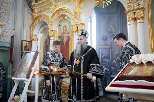Митрополит Георгий возглавил литургию Преждеосвященных Даров на архиерейском подворье Кирилло-Мефодиевского храма в Нижнем Новгороде
