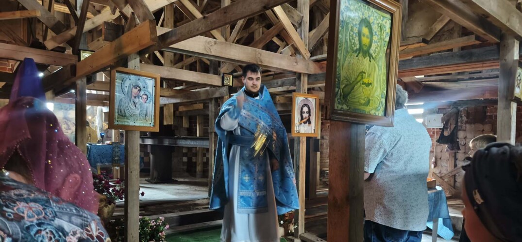 В Богородском благочинии состоялась Божественная литургия в восстанавливаемом Воскресенском храме села Подвязье