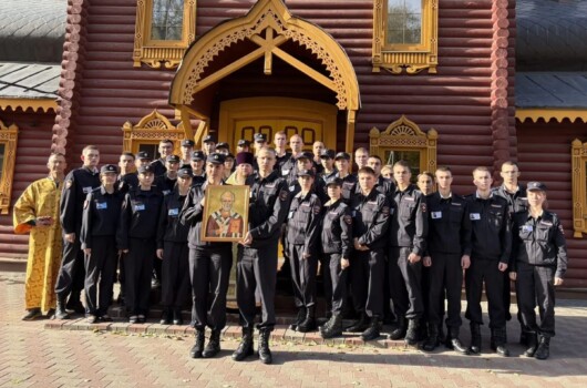 В Георгиевском храме Приокского благочиния встретили икону святителя и чудотворца Николая