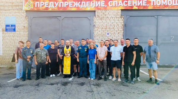 Клирик Шахунского благочиния посетил пожарно-спасательную часть